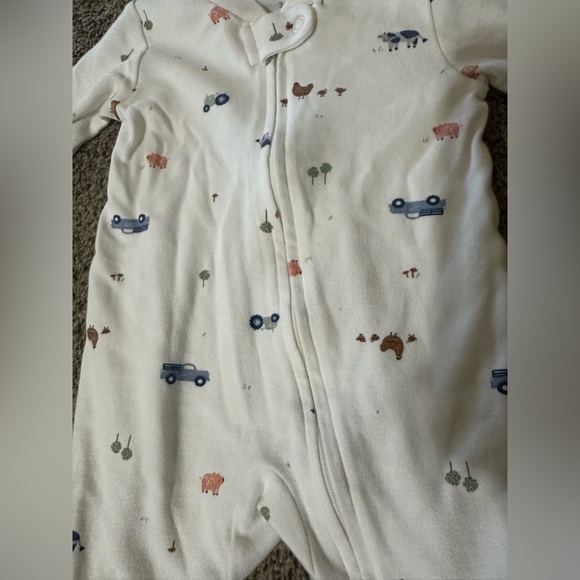 Carters farm/cow footies - Picture 2 of 4